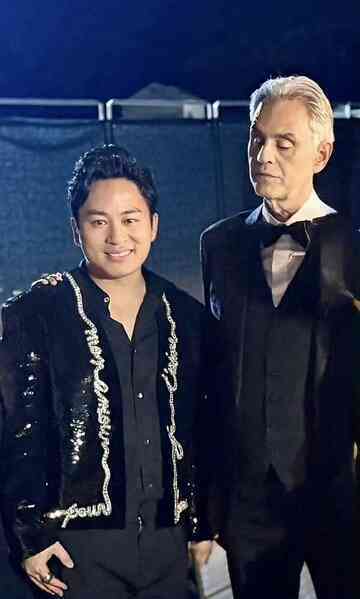 Tùng Dương gặp gỡ danh ca mù Andrea Bocelli
