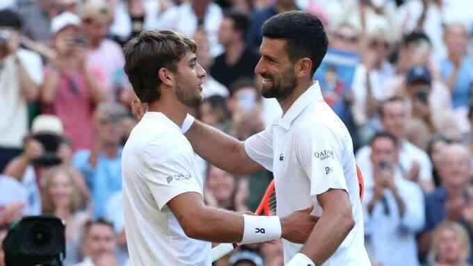 Djokovic gặp Sinner ở bán kết Wimbledon