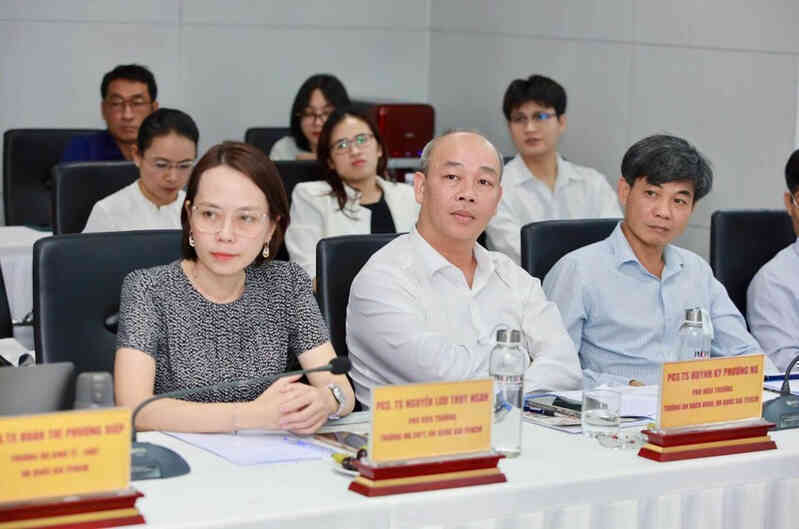 Hội đồng trường không gây tốn kém, không cần xóa bỏ