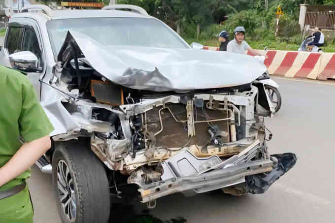 Người dân truy đuổi 10 km bắt tài xế gây tai nạn liên hoàn