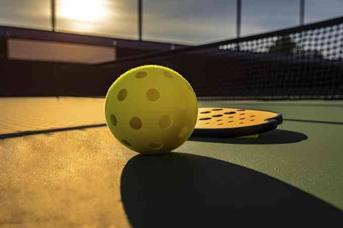 Chơi pickleball quá sức dễ mắc bệnh gì?