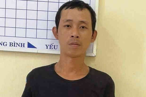 Nhảy xuống sông sau khi xông vào nhà đâm chết gia chủ