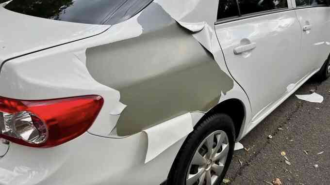 Toyota bị kiện vì xe màu trắng tróc sơn khi phơi nắng