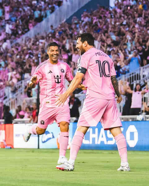 Messi lập siêu kỷ lục giúp Inter Miami thắng kịch tính