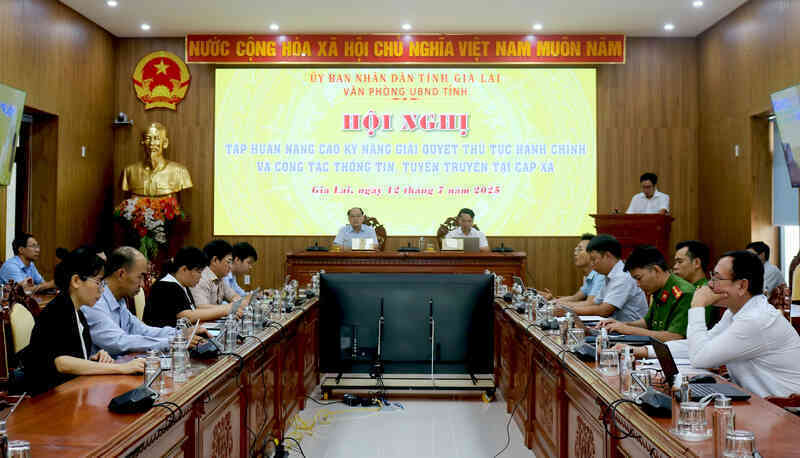 Gia Lai: ‘Một chạm’ đến hàng trăm thủ tục hành chính
