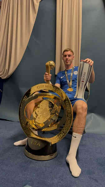 Người hùng Chelsea, Cole Palmer và `lời vàng` của bạn gái quyến rũ