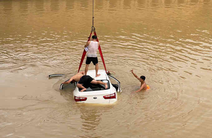 Ôtô 5 chỗ có `dấu hiệu bất thường` trước khi gây tai nạn làm 3 người chết