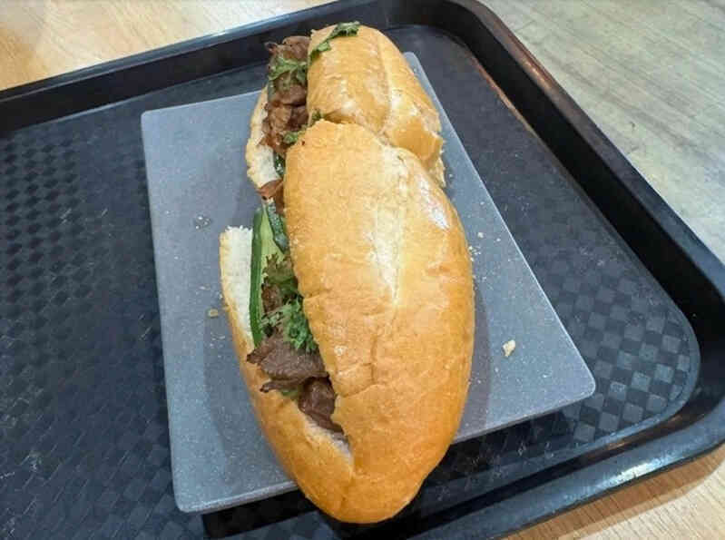 Cảng hàng không quốc tế Nội Bài lên tiếng về ổ bánh mì 208 nghìn đồng