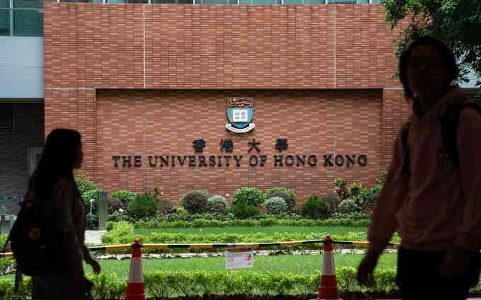 Hong Kong điều tra vụ bê bối nam sinh dùng AI tạo video khiêu dâm