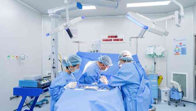Phẫu thuật chữa tinh hoàn ẩn và sa trực tràng cho trẻ