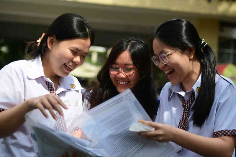 Phổ điểm môn Tiếng Anh tốt nghiệp THPT 2025 khác biệt thế nào so với năm trước?