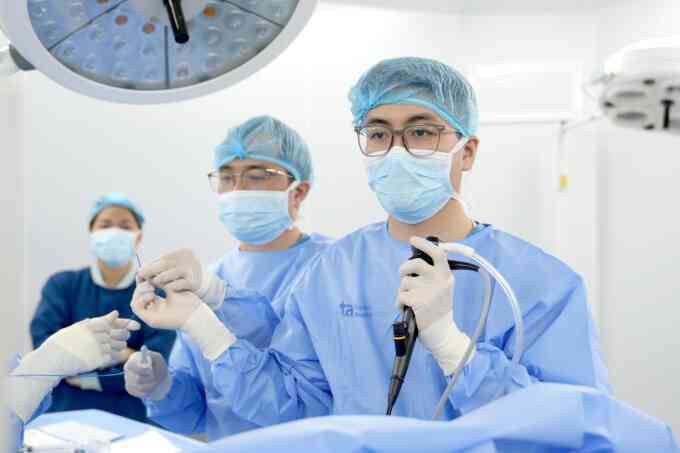 Đau ngực, khó thở có phải do ung thư phổi di căn?/ Dấu hiệu nào cảnh báo ung thư di căn màng phổi?
