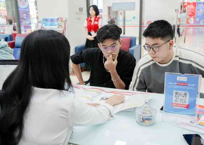 Điểm sàn Đại học Kinh tế - Tài chính TP HCM giảm