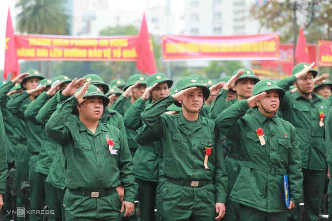`Không thể thay thế nghĩa vụ quân sự bằng môn Giáo dục quốc phòng`