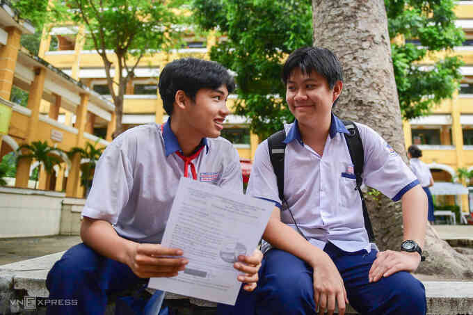 TP HCM dự kiến tuyển sinh lớp 10 bằng xét học bạ và điểm thi