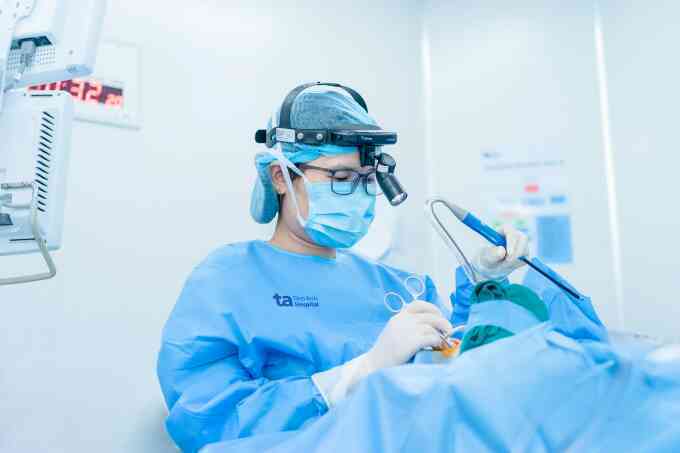 Trẻ cắt amidan được hưởng bảo hiểm y tế không?