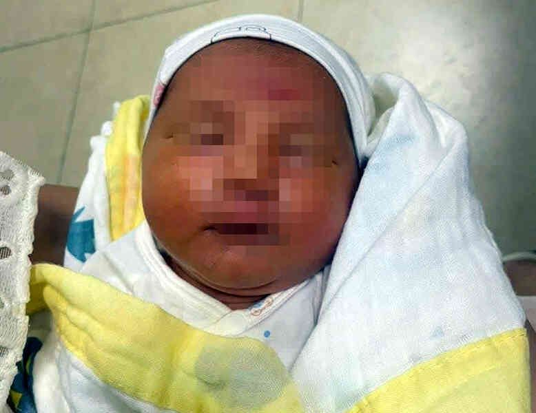 Bé gái sơ sinh bị bỏ rơi ở Hà Nội, mẹ để lại thư nhắn nhủ `hãy xem cháu như con ruột`