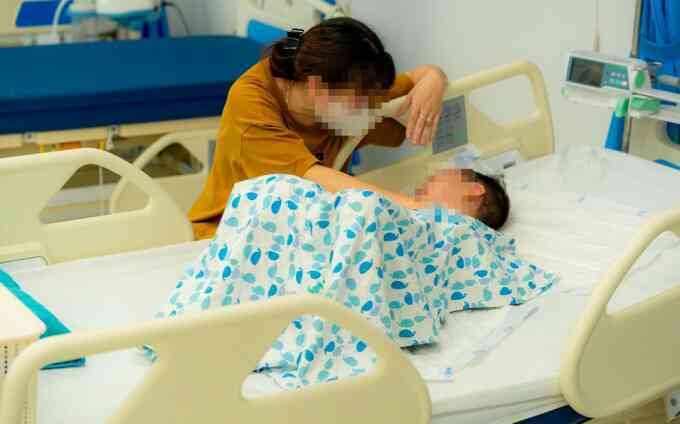 Hai trẻ chấn thương sọ não, nguy kịch sau vụ ôtô gây tai nạn liên hoàn