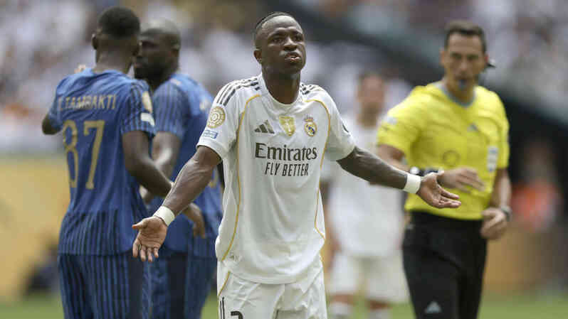 Liverpool vung tiền chuyển nhượng `bom tấn` Vinicius