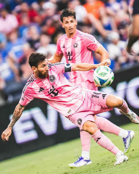Messi `tắt điện`, Inter Miami thảm bại trước Cincinnati