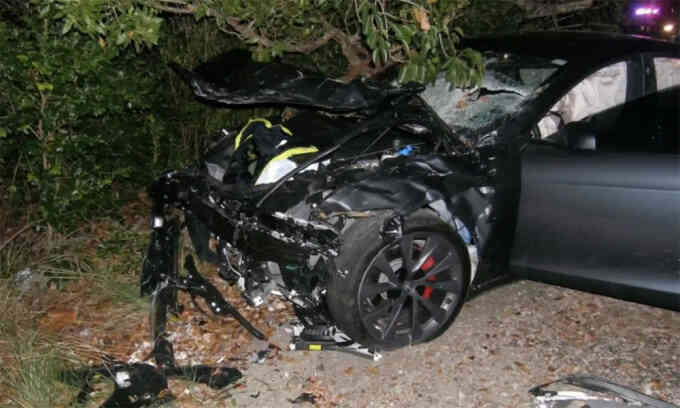Tesla hầu tòa vì tai nạn chết người liên quan hệ thống tự lái