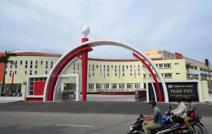 Bất ngờ bị `đánh trượt` sau 10 ngày nhập học trường chuyên