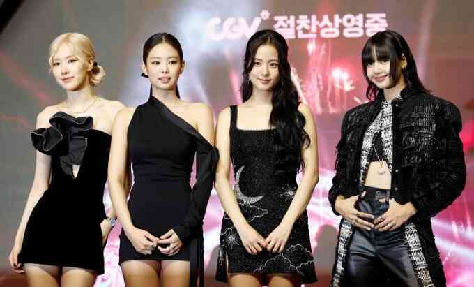 Blackpink gây sốt toàn cầu với hit `Jump`