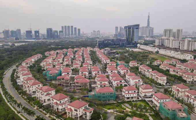 Nhà liền thổ TP HCM khó bán vì hàng cũ giá cao