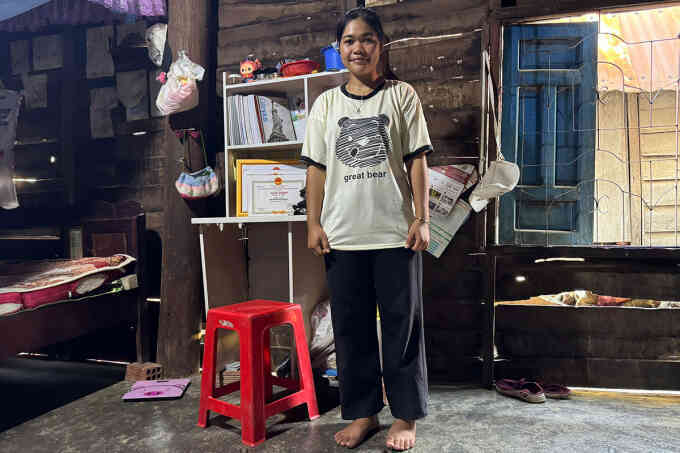 Thủ khoa mồ côi, làm thuê để ăn học