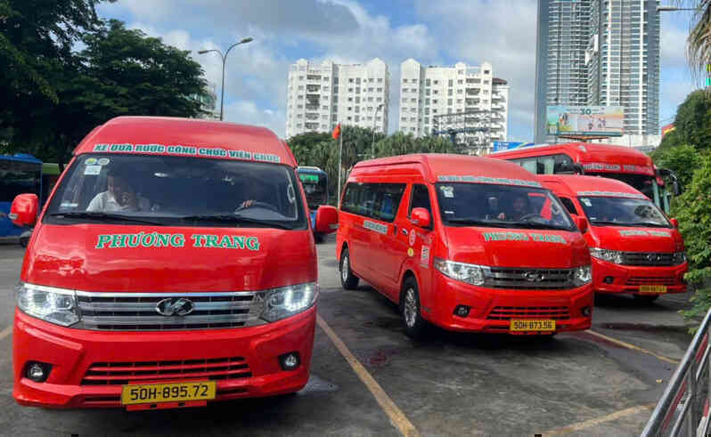 Có một cán bộ từ Bình Dương về TPHCM làm việc bằng xe đưa rước miễn phí