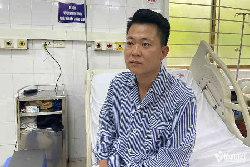 Mưa to, du khách yêu cầu về bờ nhưng chủ tàu động viên `sắp đến điểm đầu tiên`