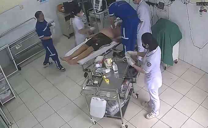 Nhân viên bảo vệ nhanh trí cứu sống người ngưng tim trên biển