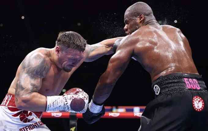Cú móc trái không có đối thủ của Usyk