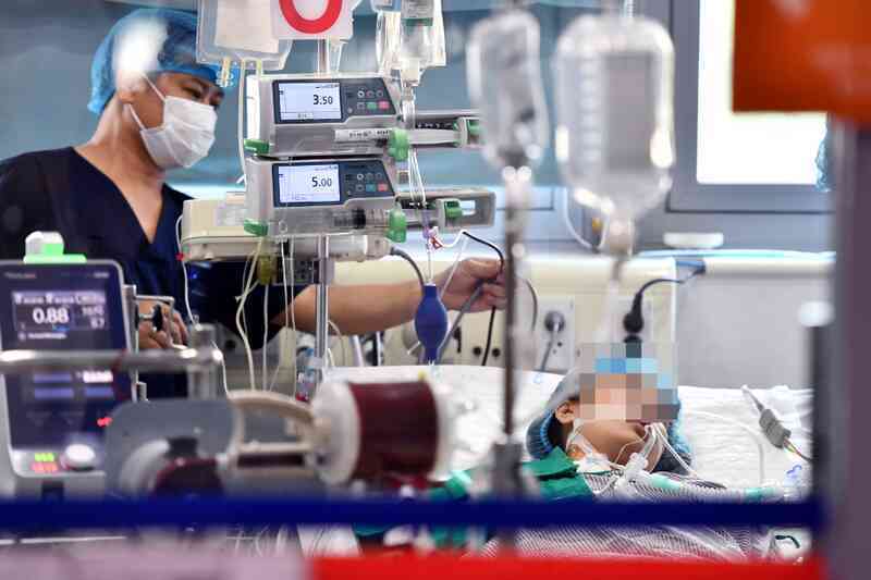 Người phụ nữ không cấp cứu kịp, liệt nửa người do triệu chứng đột quỵ mờ nhạt