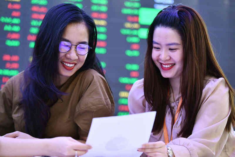 Chứng khoán vọt lên sát đỉnh lịch sử, kỳ vọng lập kỷ lục mới trong năm nay