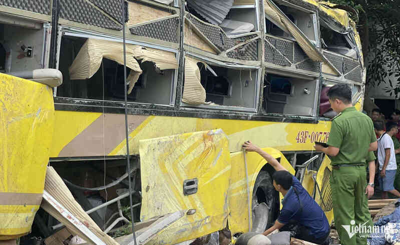 Từ vụ lật xe khách 10 người chết ở Hà Tĩnh: Vì sao tai nạn nghiêm trọng thường xảy ra ban đêm? giảm thương vong?