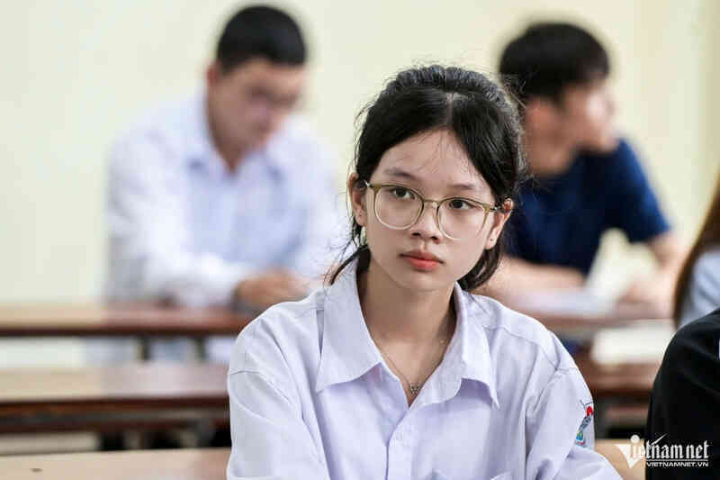 Bỏ điểm sàn, thay bằng dự báo điểm chuẩn đại học sẽ đỡ khó cho thí sinh?