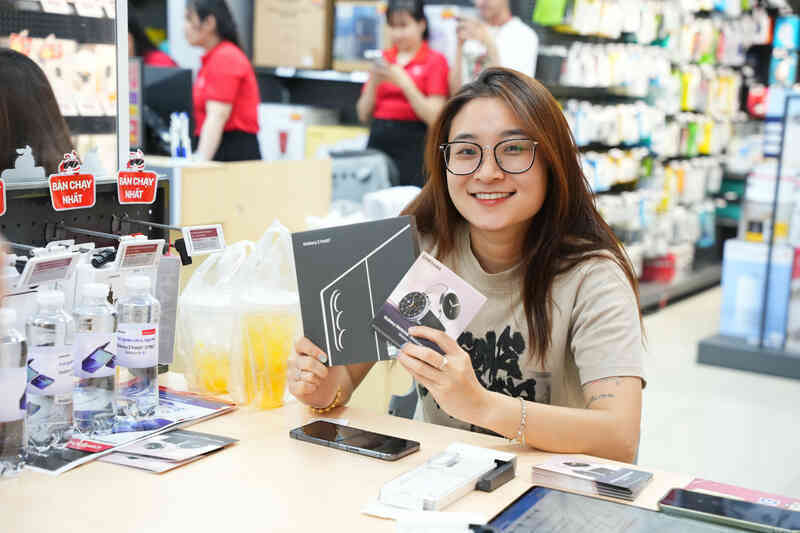 CellphoneS mở bán Galaxy Z Fold 7 và Z Flip 7, ưu đãi 5 triệu kèm nhiều quà tặng