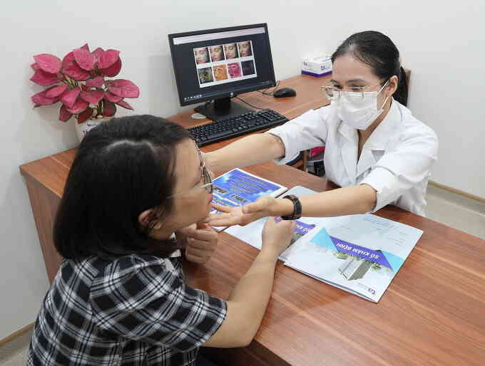 Có nên triệt lông mặt không?