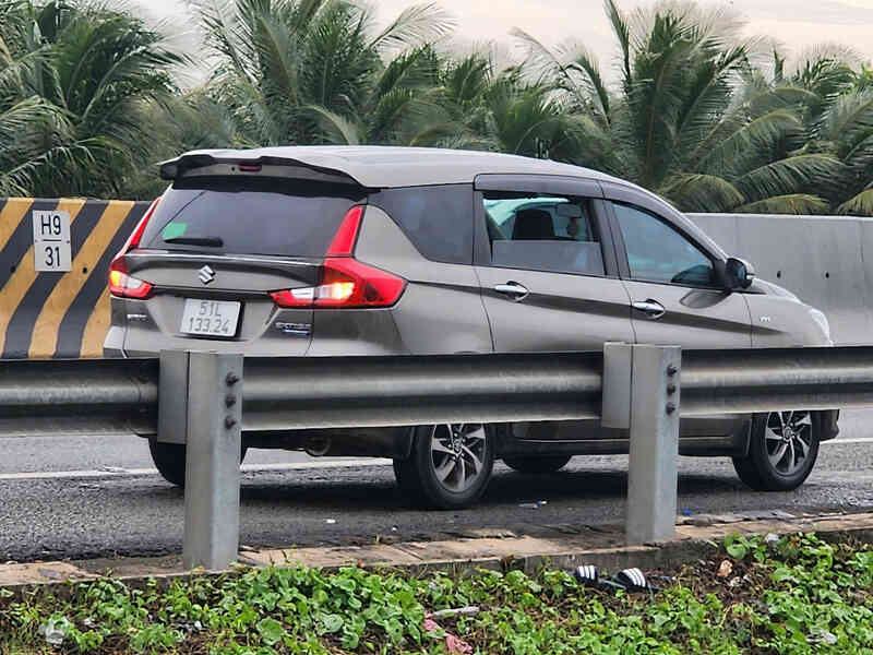 Vị khách say xỉn đòi cướp lái trên cao tốc, tài xế hành động khẩn cấp