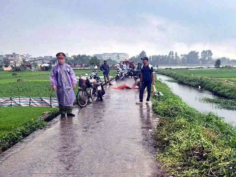 Đi làm đồng gặp mưa giông, một người phụ nữ ở Hà Nội bị sét đánh tử vong
