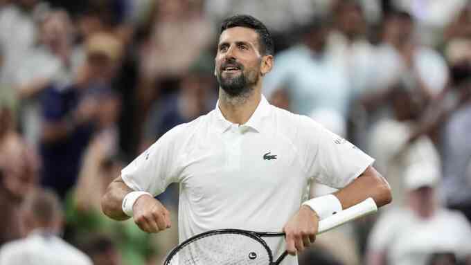 Djokovic gặp sức ép từ khán giả tại vòng hai Wimbledon