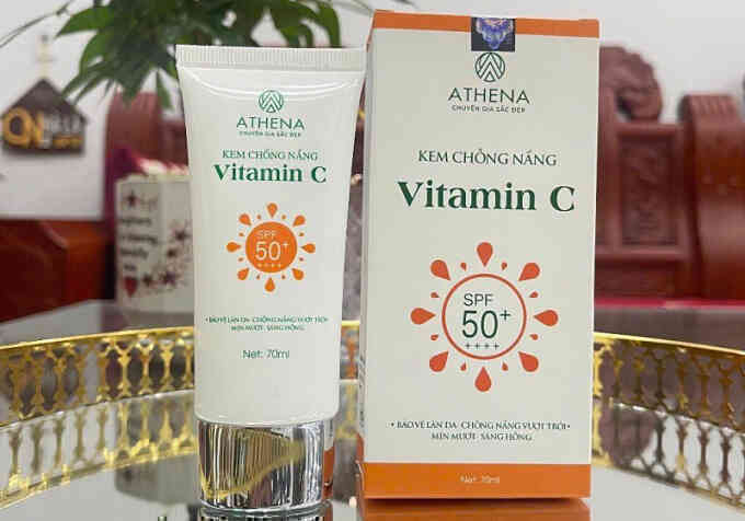 Giám đốc sản xuất hàng nghìn lọ kem chống nắng giả bị bắt