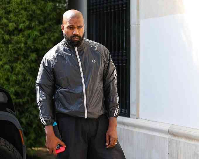 Kanye West bị tước visa Australia