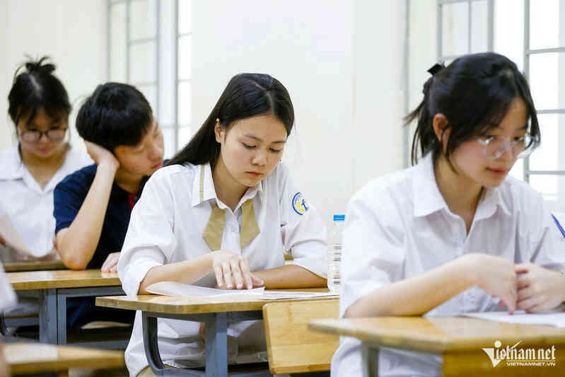 Những trường nào có điểm chuẩn vào lớp 10 cao ở Hà Nội năm 2025?
