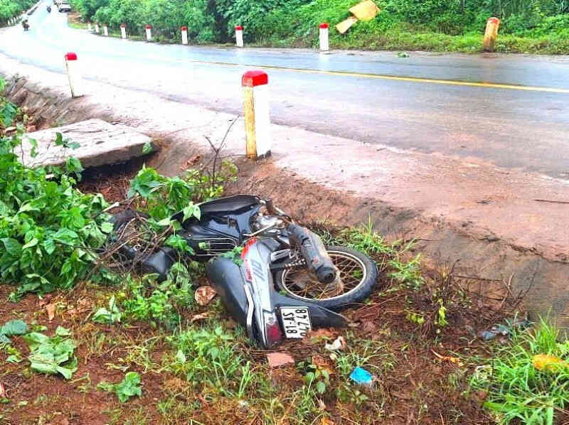 Phát hiện hai cô gái tử vong dưới rãnh nước cạnh tỉnh lộ