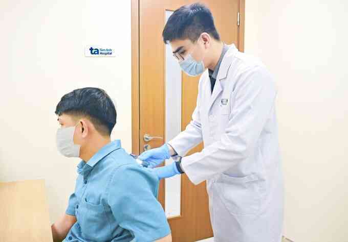 Tiêm corticoid chữa phẳng sẹo lồi