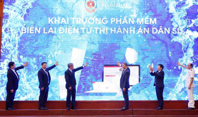 Bộ Tư pháp áp dụng biên lai điện tử trong thi hành án dân sự