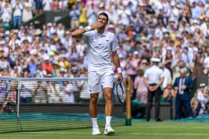 Djokovic thắng nhanh vòng hai Wimbledon