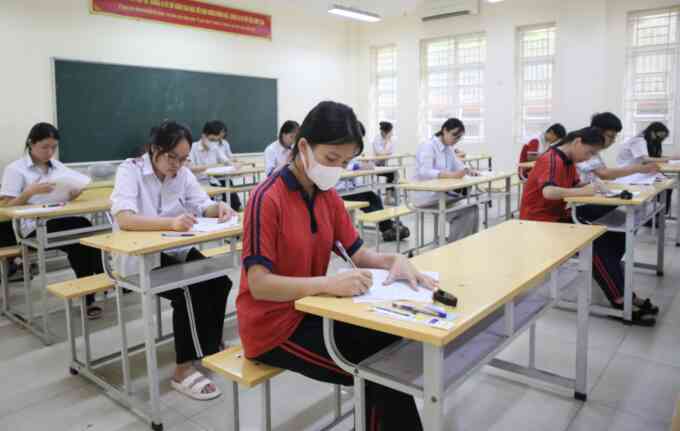 Loạt trường học lấy 3 điểm mỗi môn vào lớp 10